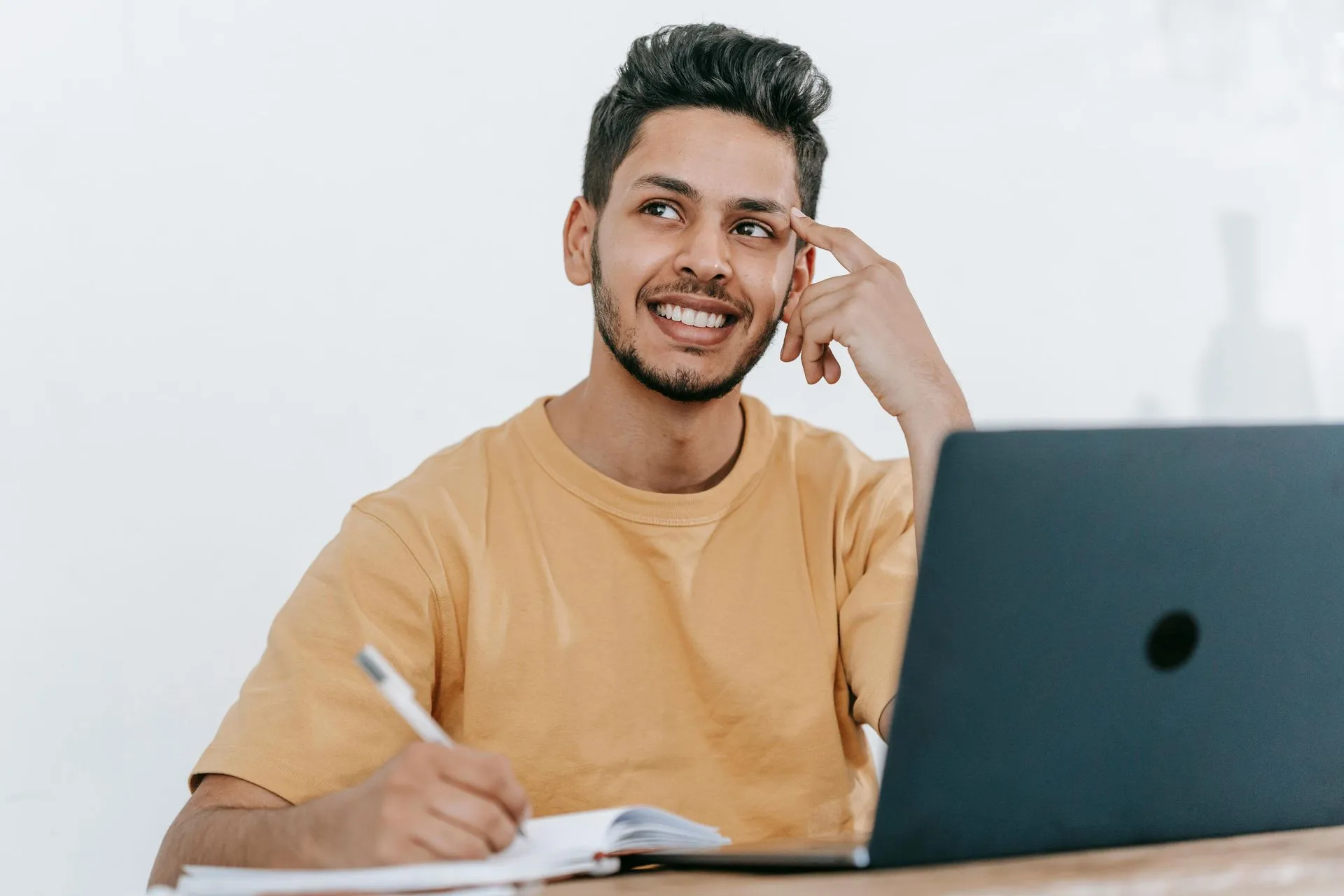 EAD vs Presencial - Melhor caminho para carreira técnica